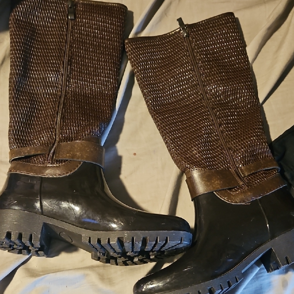 Forever Link Brown and Black Winter Boots